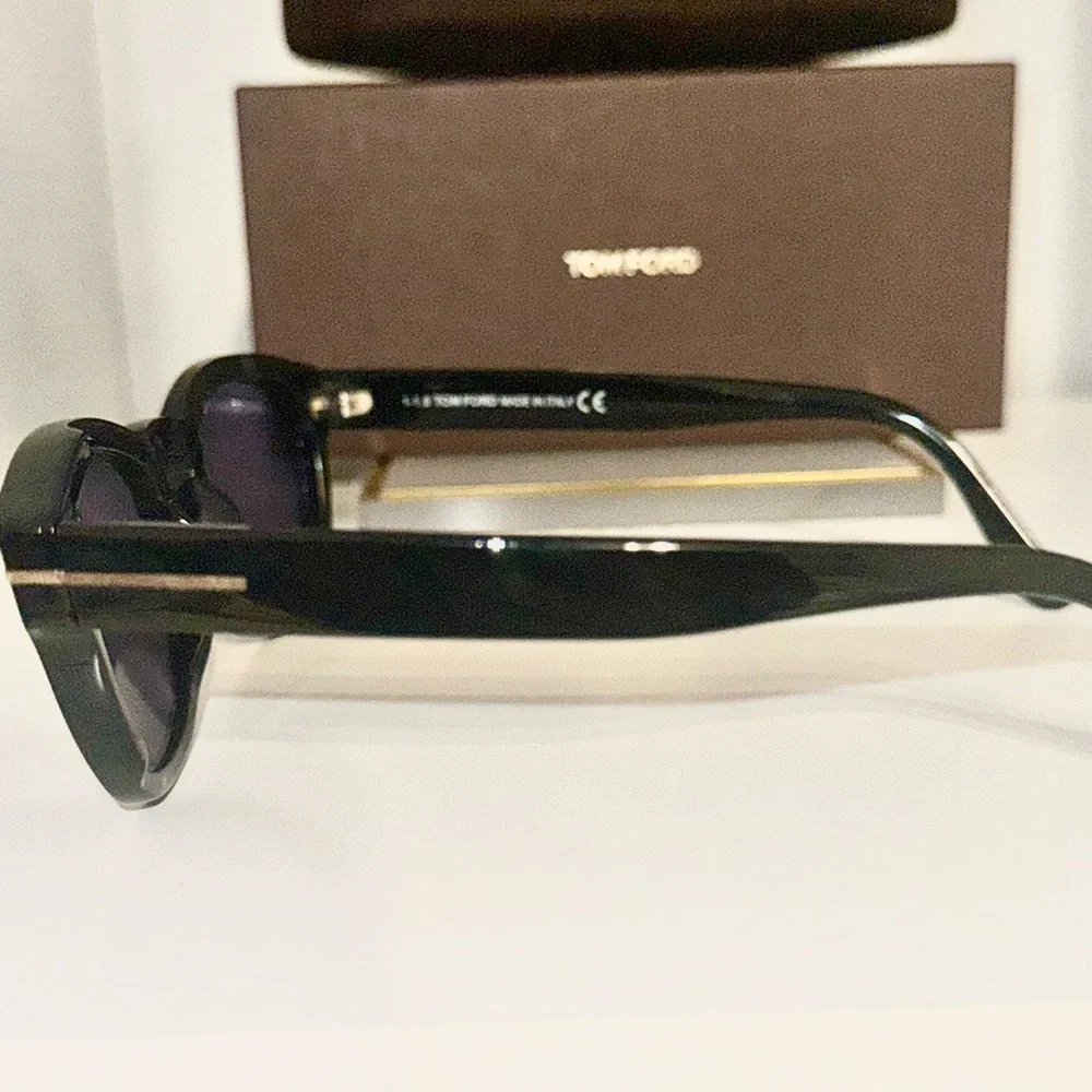 Authentic Tom Ford Sunglasses With Case and Box